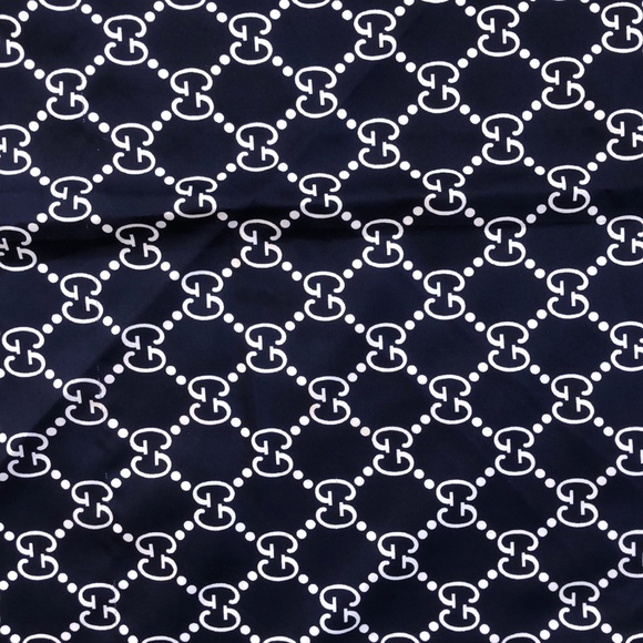 GUCCI Silk Scarf - Picture 4 of 5